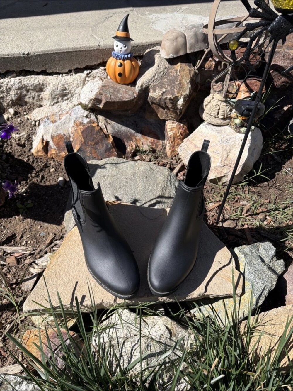 Portland Boot Company Women's Tickie Boots In Black - Size 6 - EUC
